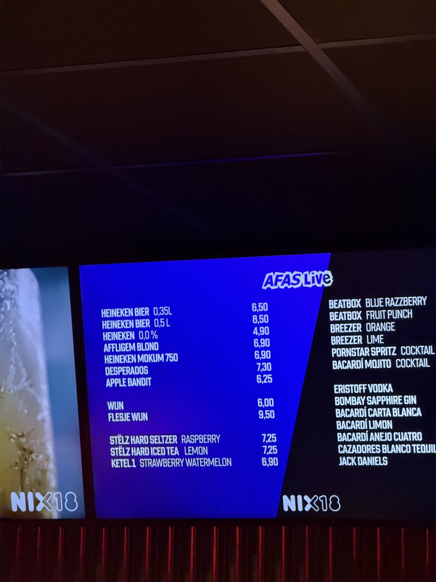 In de AFAS durven ze gewoon 6,50 voor een klein biertje te vragen….