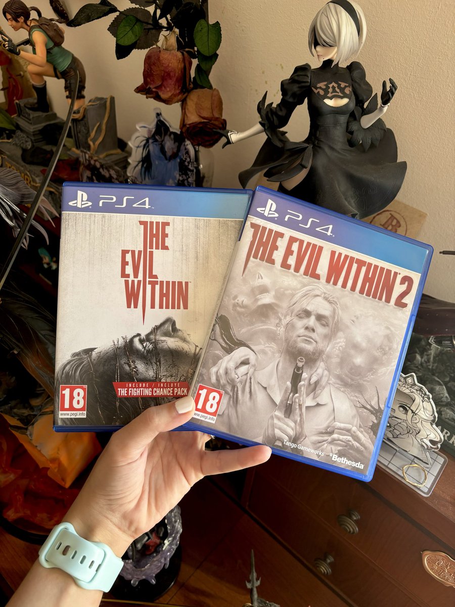 2️⃣3️⃣ Recomendacion de Halloween 🎃

🤍The Evil Within🤍

A veces se nos olvida lo especial que fue The Evil Within.

En plena era de acción, Shinji Mikami volvió al terror clásico: puzzles, tensión, recursos limitados y una historia retorcida.

Puro survival horror del bueno.