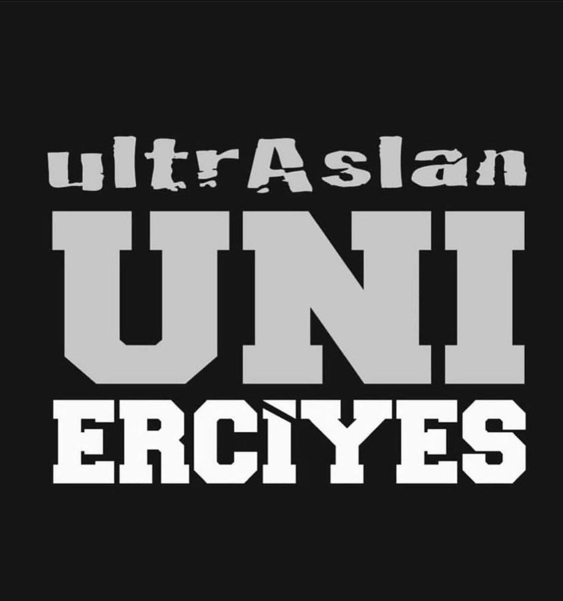 Üniversitemizin Edebiyat Fakültesinde gerçekleşen silahlı saldırıyı şiddetle kınıyoruz.
Hayatını kaybeden kişiye Allah’tan rahmet ailesine sabır ve başsağlığı diliyoruz.
#ErciyesÜniversitesi #BaşımızSağolsun