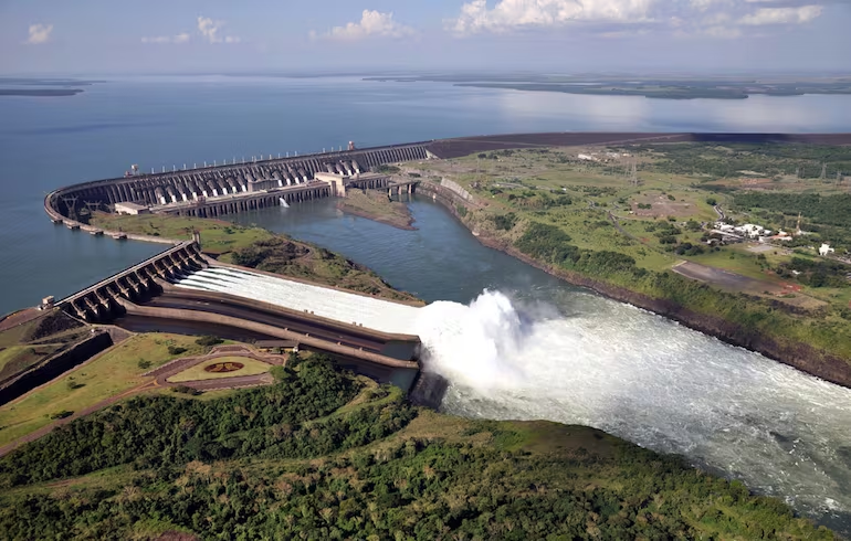 santiagasu's tweet photo. 🇵🇾🧐"Paraguay: ¿el Silicon Valley de Sudamérica?" dice BBC
📍Paraguay podría estar camino a convertirse en un polo tecnológico sudamericano
📍Nuestro país tiene el potencial hidroeléctrico para atraer grandes empresas de tecnología

https://t.co/NOoI5hQ859 https://t.co/wUAuy4vrFo