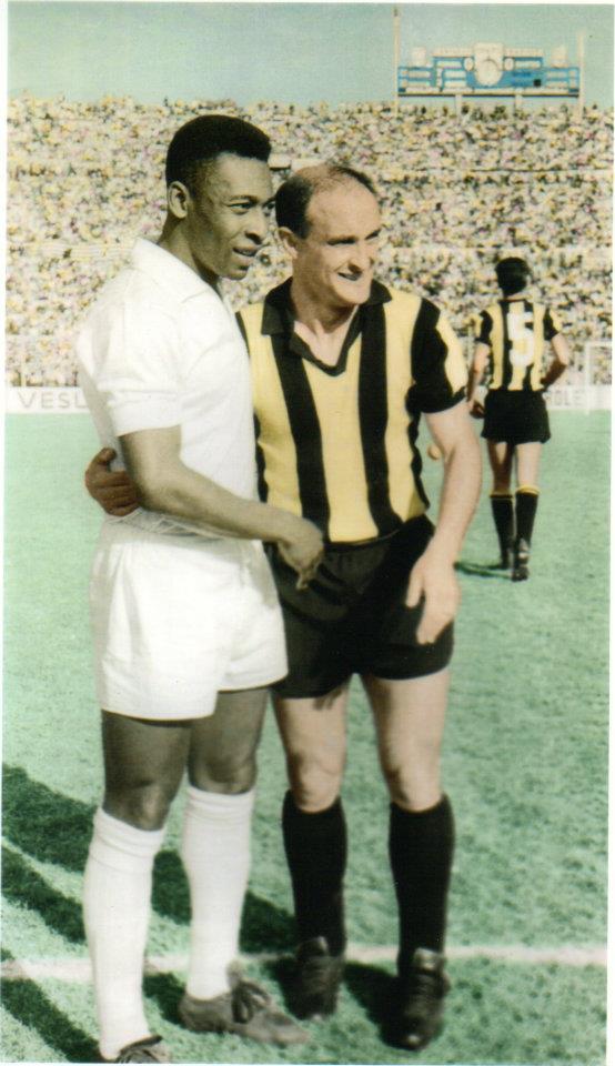 Wilson Méndez (@wilsonmendez86) on Twitter photo Un dia como hoy de 1930 nacía Ernesto "el Cholo" Ledesma, volante histórico de <a href="/OficialCAP/">PEÑAROL</a> que ganó dos campeonatos uruguayos, dos copas Libertadores y una Intercontinental. Experto en marcar a Pelé Un dia como hoy de 1930 nacía Ernesto "el Cholo" Ledesma, volante histórico de <a href="/OficialCAP/">PEÑAROL</a> que ganó dos campeonatos uruguayos, dos copas Libertadores y una Intercontinental. Experto en marcar a Pelé