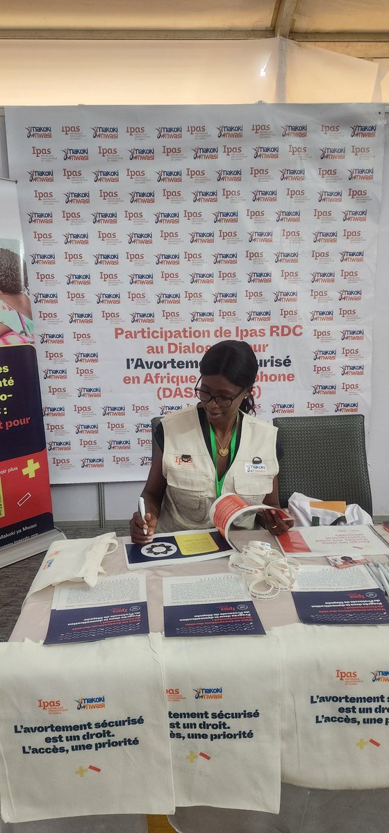 ailesducoeur1's tweet photo. #Dasaf2025,#GuinéeConackry2025 , @ailesducoeur1 ,membre de @Youthsprint , participe afin de porter haut la voix des femmes,ado et jeunes de la RDC en DSSR y compris l'avortement sécurisé.@Mulunda_JC @MakokiYaMwasi #MaputoProtocole https://t.co/MYKwAczFVi