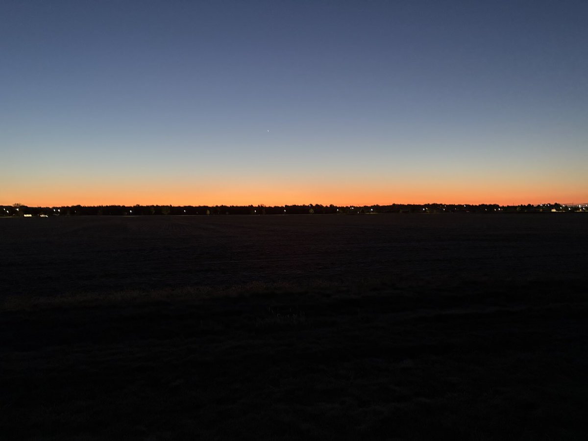 EdIllini's tweet image. Good ⁦@IlliniFootball⁩ travel day ⁦@wdws1400⁩ ⁦@IlliniHQ⁩