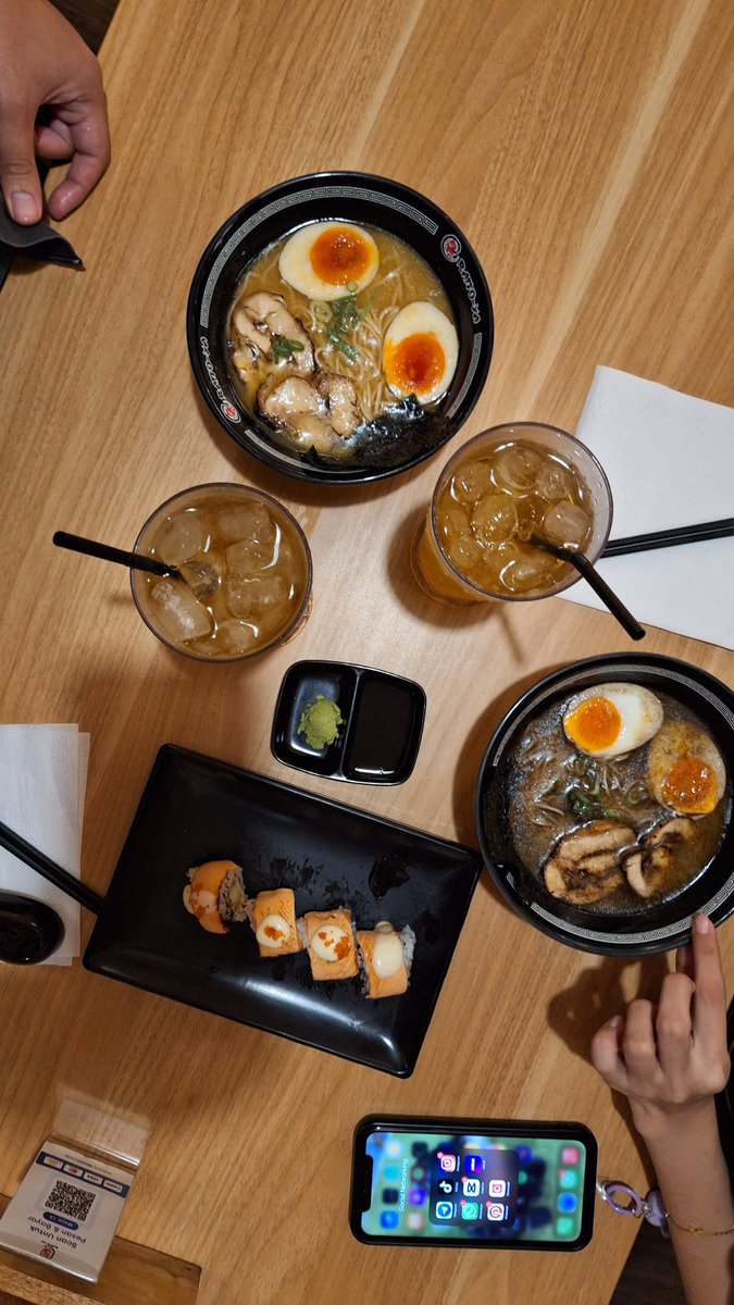 makan sendiri                    makan sama beliau