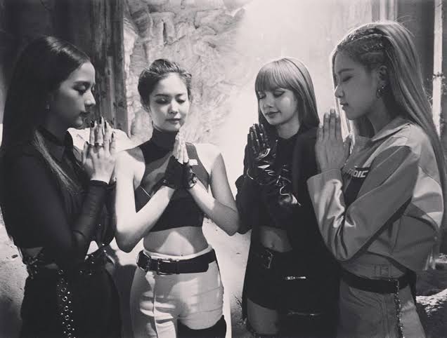 1 RT = 1 VOTE 

I vote #BLACKPINK for Fans’ Choice - Female Award #2025MAMAVOTE