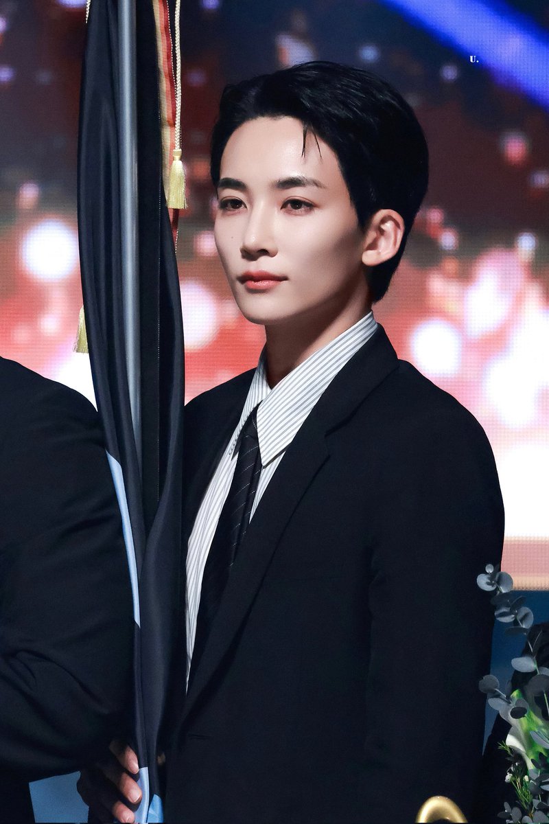 정한. tweet media