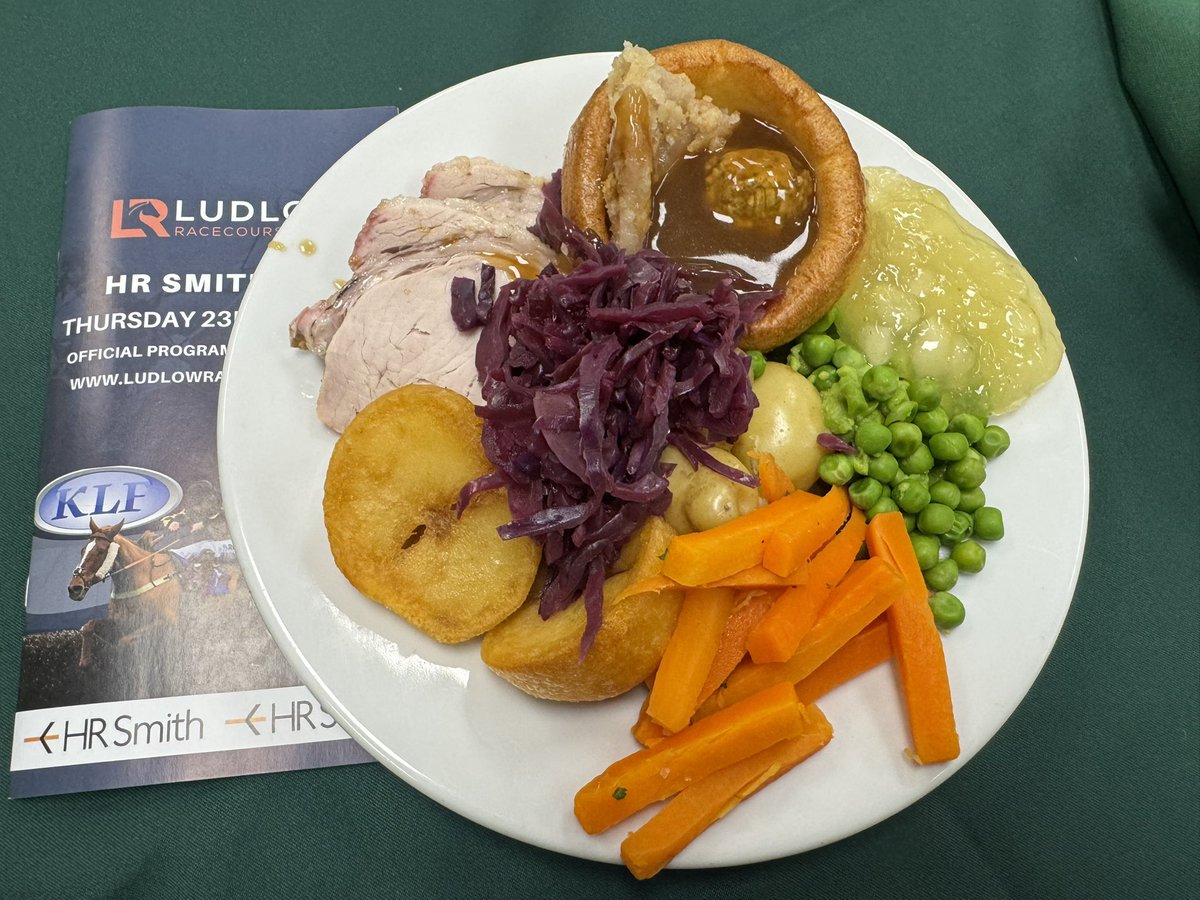 We’re back <a href="/LudlowRaceClub/">Ludlow Racecourse</a> 

Snatch A Glance and <a href="/JohnnyBurke2/">Jonathan Burke</a> go in the opener #TeamFOB 

Just grabbing some sustenance from <a href="/Plyvine/">Plyvine Catering Ltd</a> before the off