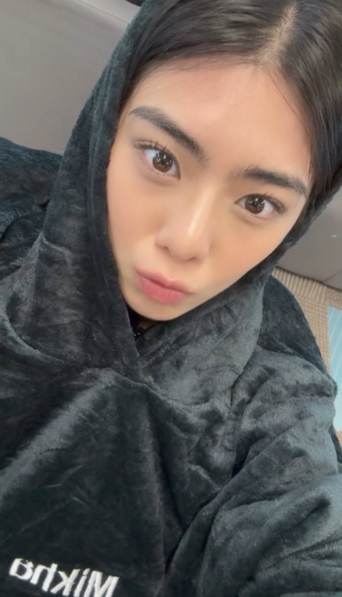 adastrabinipink's tweet image. Y IS SHE SOOO BABI CODED ALWAYS XKXHSJSB ILY MIKHA LIM