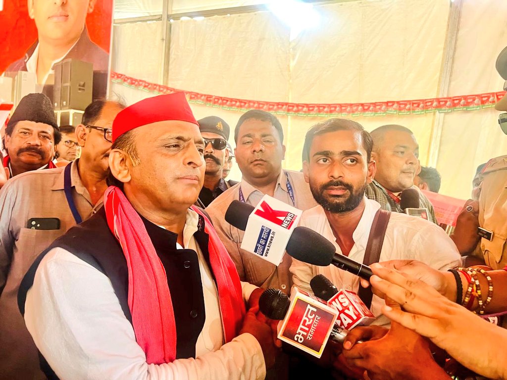 समाजवादी पार्टी के राष्ट्रीय अध्यक्ष युवाओं के नेता, उत्तर प्रदेश के पूर्व मुख्यमंत्री अखिलेश यादव जी को जन्मदिन की हार्दिक शुभकामनाएं। <a href="/yadavakhilesh/">Akhilesh Yadav</a>