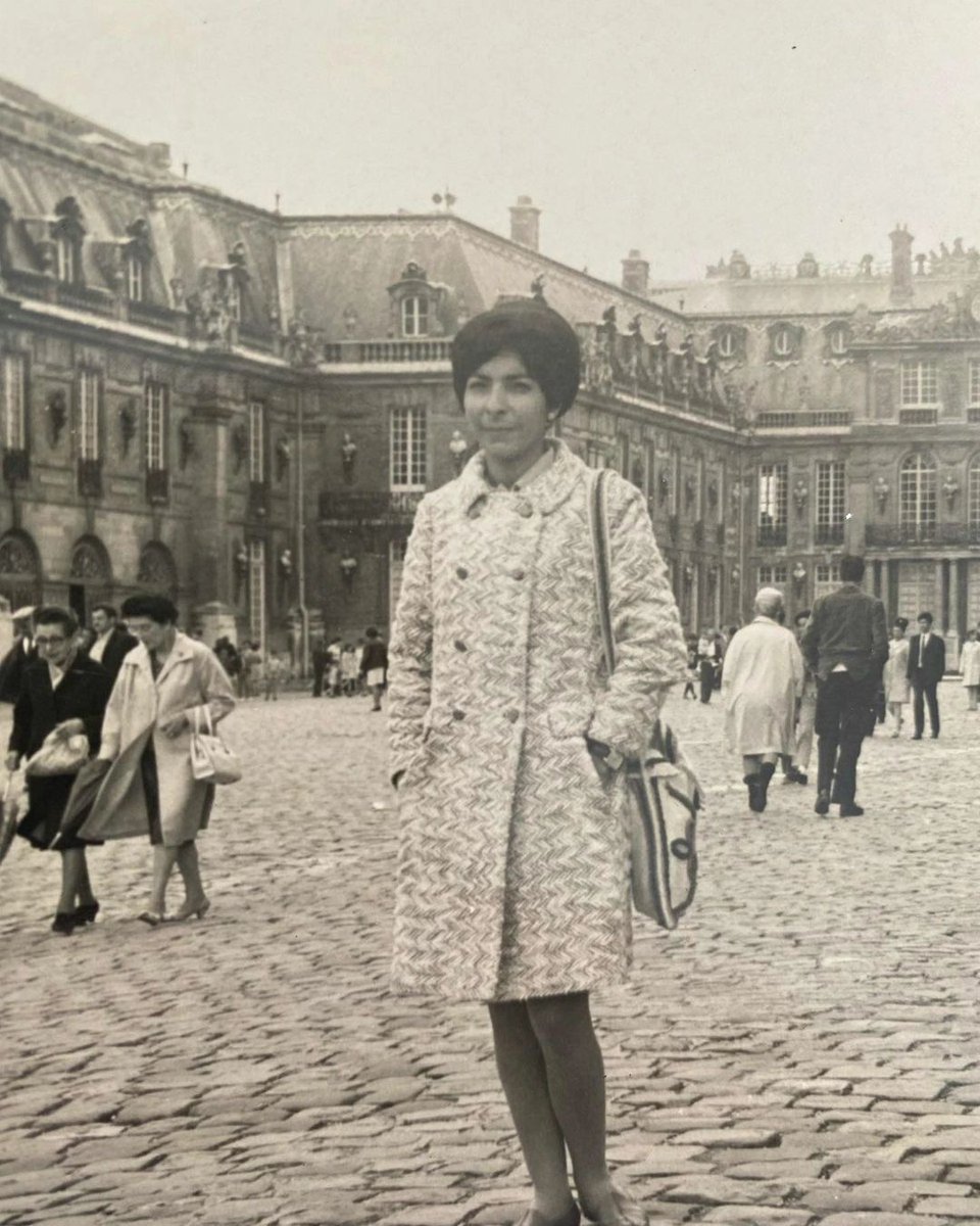 PaViejaEscuela's tweet image. Hoy 23 de octubre se cumple un año más del nacimiento de Mayín Correa. ¿Tienes alguna idea en donde se tomó esta foto?