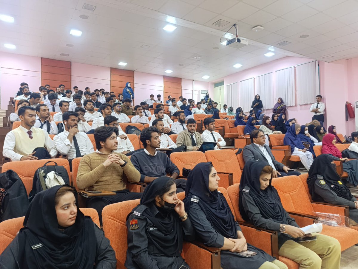 Promoting gender-responsive policing in Balochistan!
<a href="/UNODC/">UN Office on Drugs & Crime</a> held an awareness session at <a href="/buitemslive/">BUITEMS, Quetta, Pakistan</a>, engaging 120 students and faculty on gender related initiatives in Balochistan Police. Funded by <a href="/EUPakistan/">EUPakistan</a>  Deliver Justice Project.
