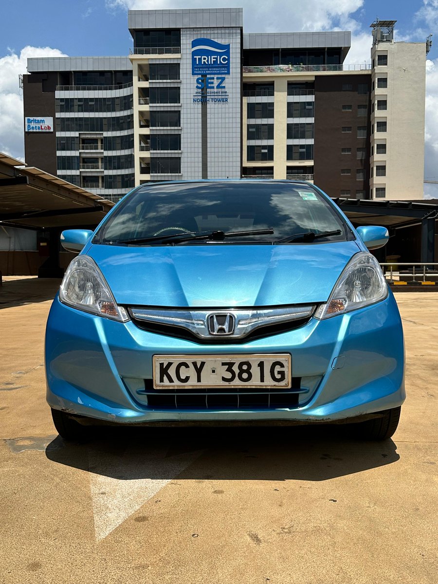 swiftmikes's tweet image. FOR SALE: 2012 Honda Fit Hybrid
1300cc LDA | 121Nm
CVT Transmission
Ready Documents
Price: KES 720,000
📲 0792 806474.