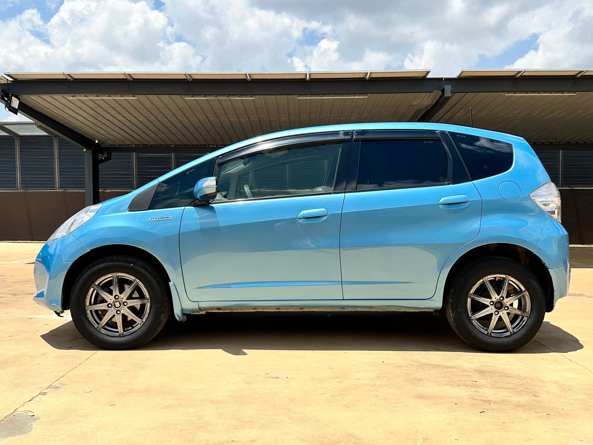 swiftmikes's tweet image. FOR SALE: 2012 Honda Fit Hybrid
1300cc LDA | 121Nm
CVT Transmission
Ready Documents
Price: KES 720,000
📲 0792 806474.