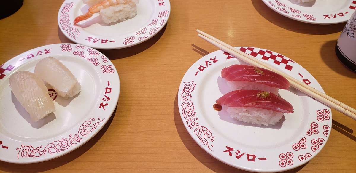 👑今日は夕方スシローで一人でお寿司🍣食べたよ☺️👑
#スシロー