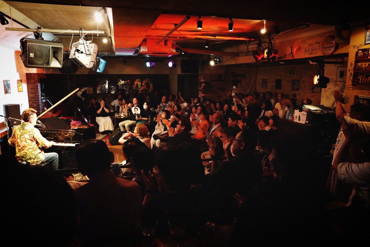KoziMukai's tweet image. 【愛媛・松山　Episode2】
向井浩二Piano Live in 松山 @ #Monk
ご来場くださいました皆様、ありがとうございました🙇
Guest：#Kumi
故郷の温かい空気に共鳴する音楽は、ここでしか味わえない音をしています。
今年も最高なLiveとなりました✨

また来年も必ずや！！

【写真続きます📷️】