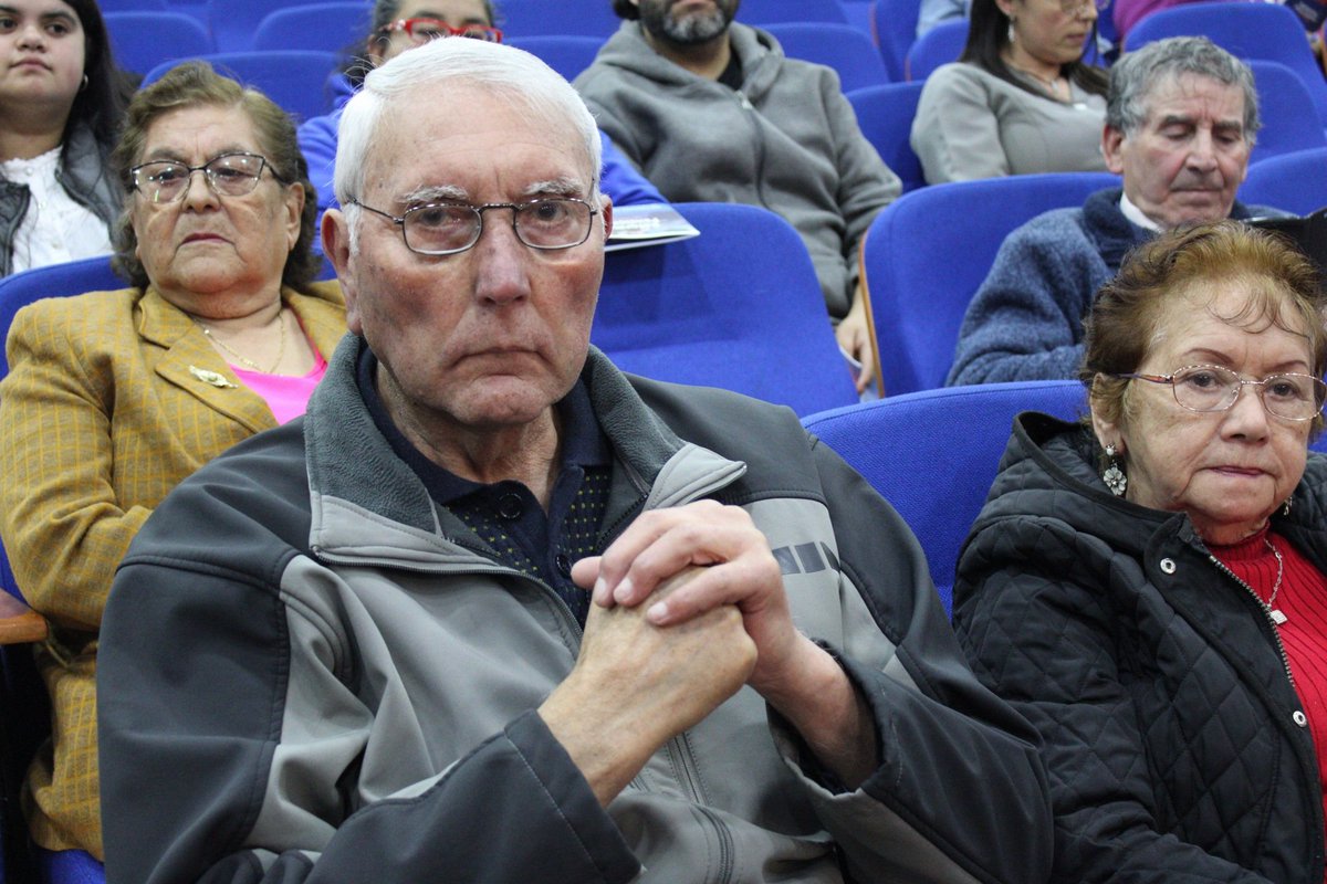 🇨🇱 En Osorno📍, el Seremi del Trabajo y Previsión Social, Ricardo Ebner, junto a <a href="/DPPOsorno/">Delegación Presidencial Provincial de Osorno</a>, Claudia Pailalef, y funcionarios/as del <a href="/IPSChile/">IPSChile</a>, participaron en un Conversatorio Ciudadano sobre la Reforma de Pensiones: Ley N°21.735 🗣️📜