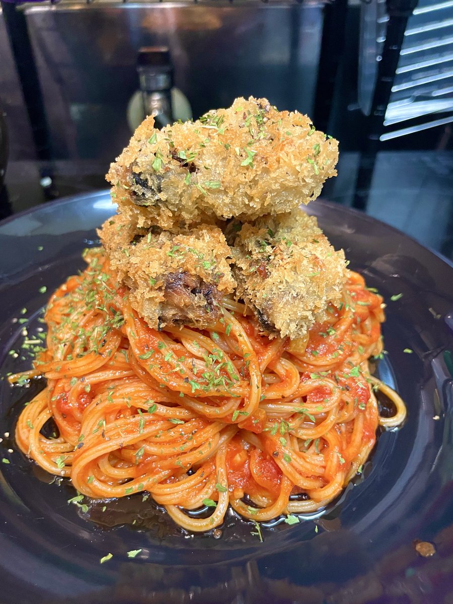 家にある物だけで作った
｢イワシ水煮のフライ乗せトマトパスタ｣

まぁまぁ美味かった！