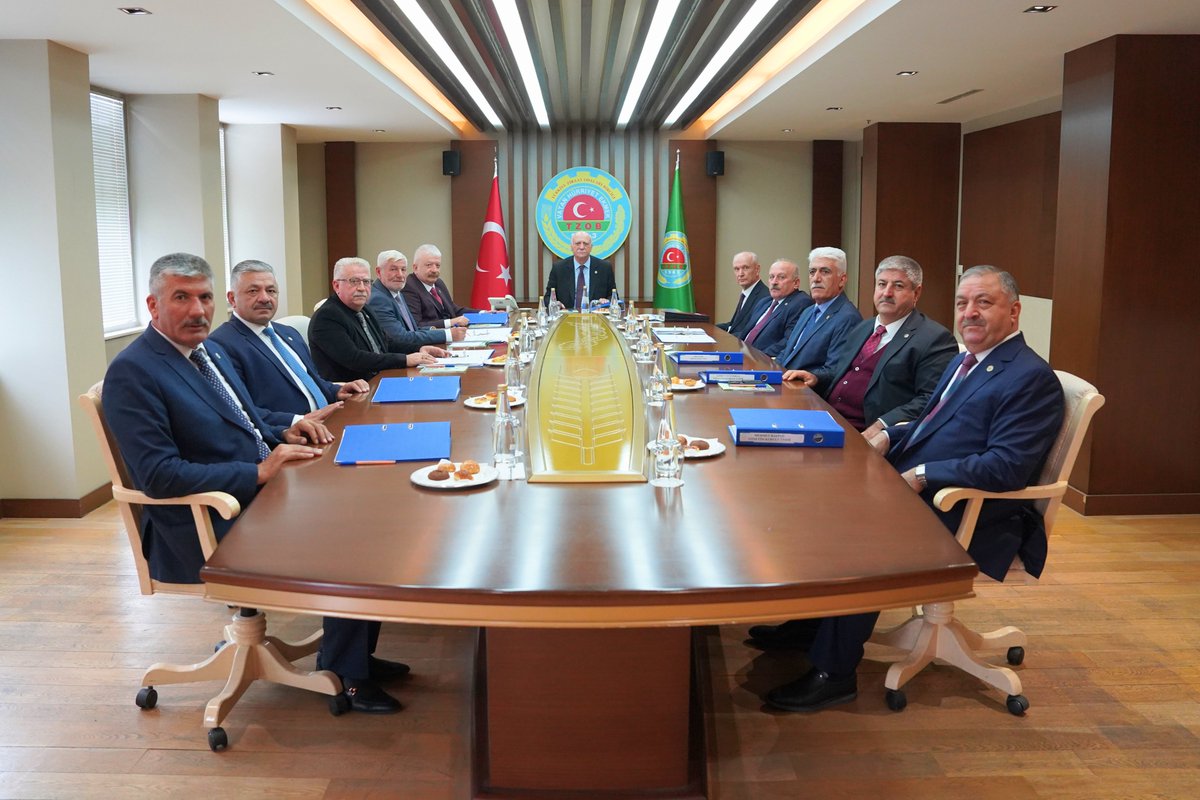 Yönetim Kurulu toplantımızı gerçekleştirdik. Yönetim Kurulu Üyelerimiz, bölgelerindeki çiftçilerimizin sorunlarını iletti ve yapılması gerekenleri görüştük.