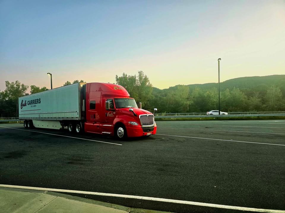 No matter the route, the mission stays the same: Deliver.

📷: Kevin. T
📍 Vermont, USA

#BulkCarriersPEI #LongHauls #CoolLoads