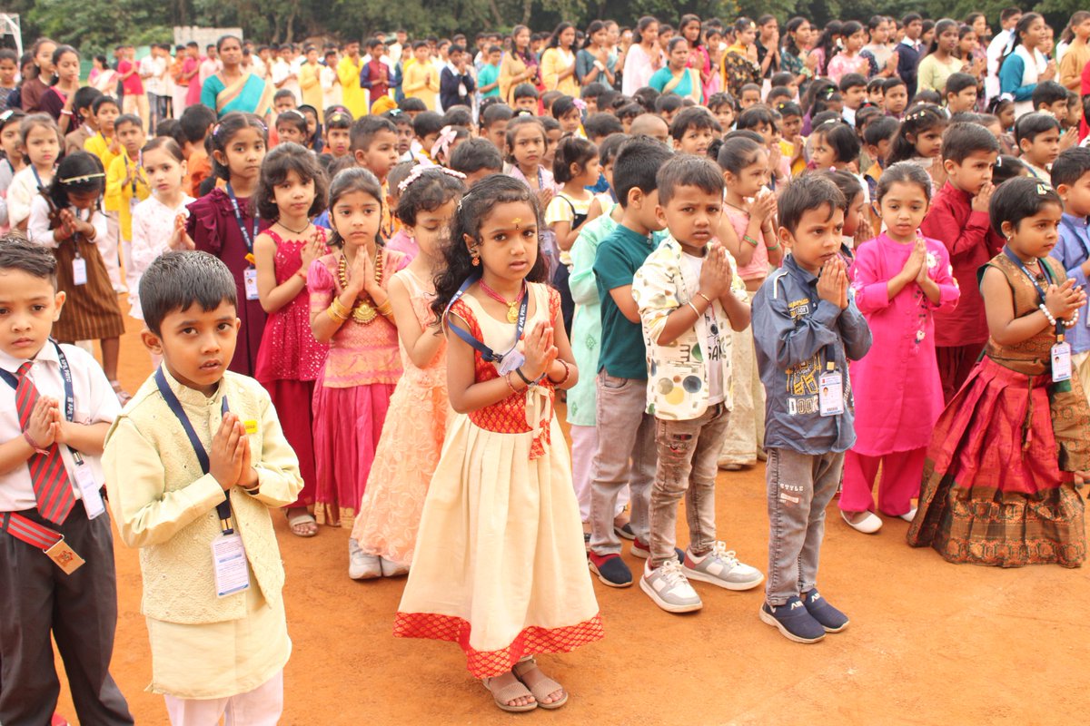 apsprtcbangalor's tweet image. 🎆 The corridors of APS PRTC Bangalore shine bright with diyas, smiles, and celebration of Deepawali! 🪔💫
#apsprtc 
#dewali2025