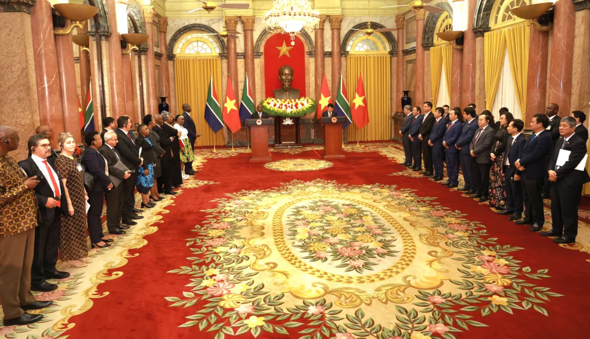 Remarks by President <a href="/CyrilRamaphosa/">Cyril Ramaphosa 🇿🇦</a> at the press conference during the State Visit to Vietnam, Hanoi shorturl.at/40RoD

#SAinVietnam #BetterAfricaBetterWorld