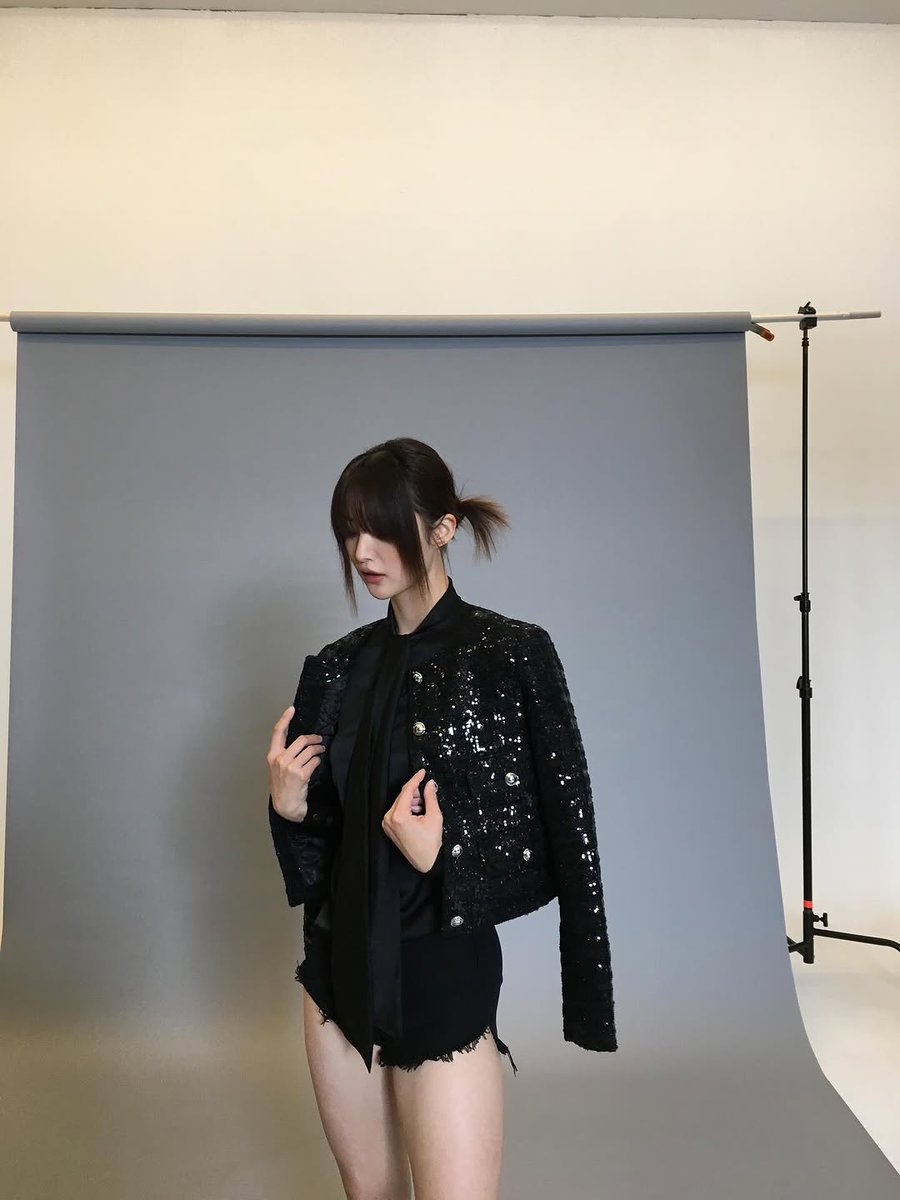Devil_Marks's tweet photo. 2025.10.23
正花 IG parkjjongaa
Cleo💋 #happyshooting https://t.co/q3dDxd2sUC