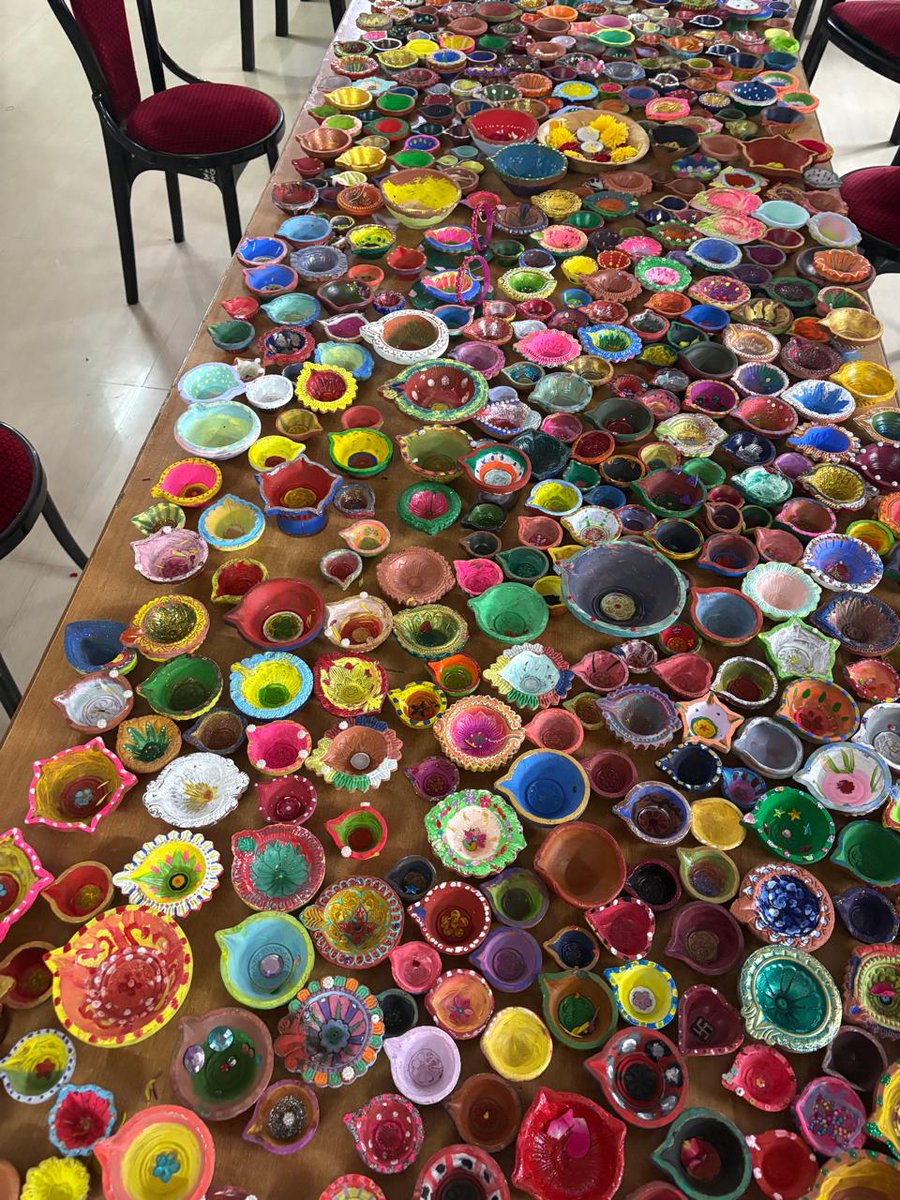 apsprtcbangalor's tweet image. 🎆 The corridors of APS PRTC Bangalore shine bright with diyas, smiles, and celebration of Deepawali! 🪔💫
#apsprtc 
#dewali2025