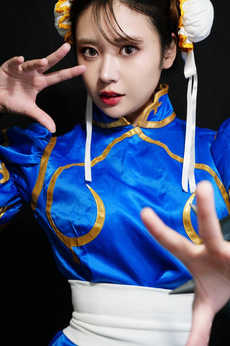 【📸格ゲーグラビア写真はじめました】

"人物写真 専門のスチール撮影" ができます

記念すべきお写真、第一弾は
ゲームライターとしても活動する
れいか氏

強く、そして美しい、春麗

モデル：れいか氏 <a href="/SoprettyGyudon/">れいか氏❤️‍🔥ぷりぎゅう</a> 
撮影：izumi__takashi <a href="/izumitakashi_sf/">小指ザンギ izumi__takashi は STREET FIGHTER 6 をプレイしています</a> 

🦾#コスプレイヤー #春麗 #スト6