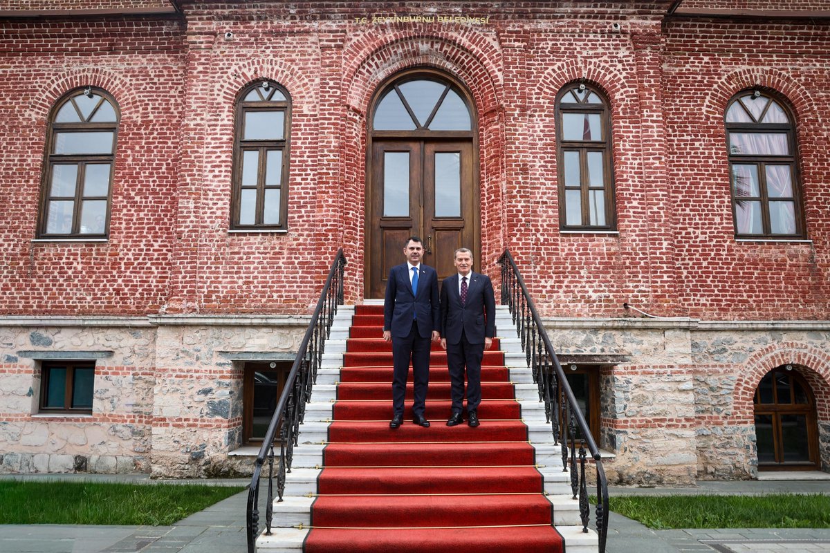 Bizden biri, Zeytinburnu’nun ne derdi varsa yanımızda, desteğine minnettarız.

Sn. Bakanımız Murat Kurum’u Kazlıçeşme Sanat’ta ağırlamak büyük mutluluk.

<a href="/murat_kurum/">Murat KURUM</a>