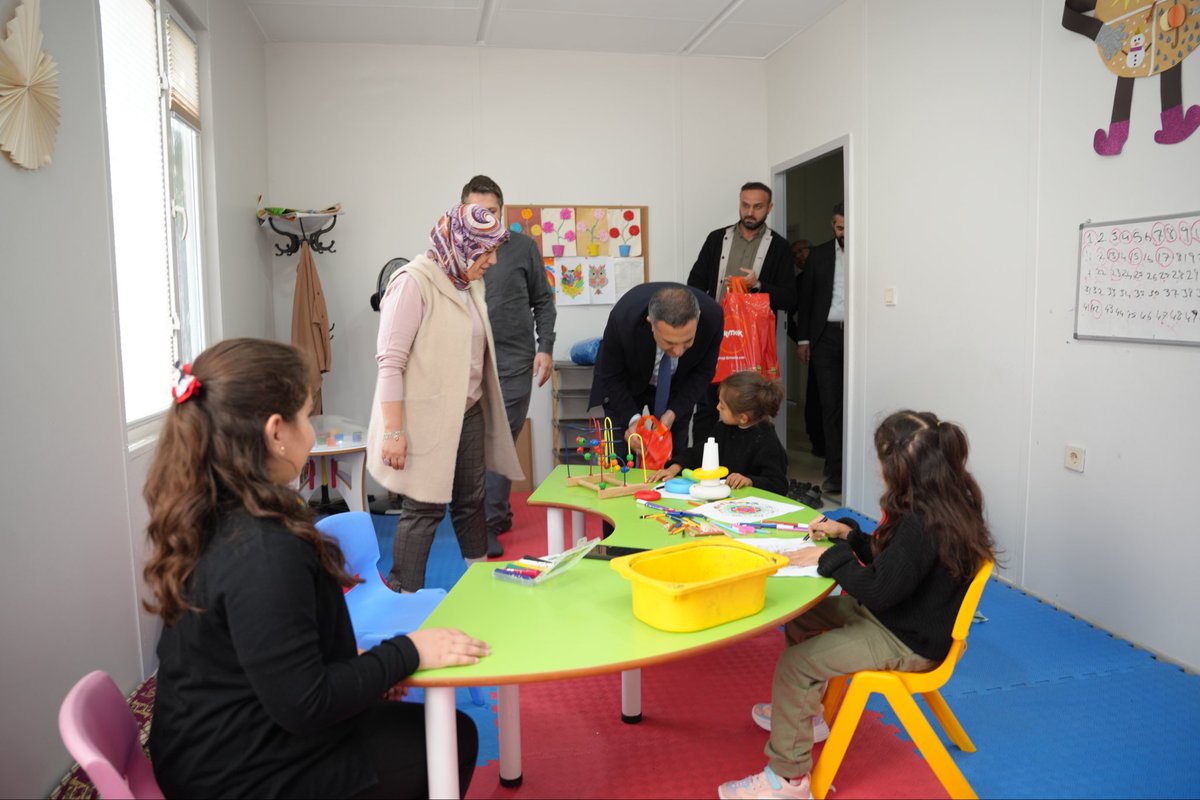 AK_PartiVan's tweet photo. Atlas Rehabilitasyon Merkezi Ziyareti

İl Başkanımız Abdulahat Arvas ve il yönetimimizle birlikte, serebral palsili çocuklarımızı ziyaret ettik.
Minik yüreklerimizin gülüşü, bizlere umudun ve sevginin ne kadar güçlü olduğunu bir kez daha hatırlattı. 
Bu özel evlatlarımızın hayatına dokunan tüm emekçi sağlık ve eğitim kadrosuna gönülden teşekkür ediyoruz.

Birlikte her şey çok daha güzel
@akparti
@abuyukgumus 
@MustafaAlkayis 
@merdogan02