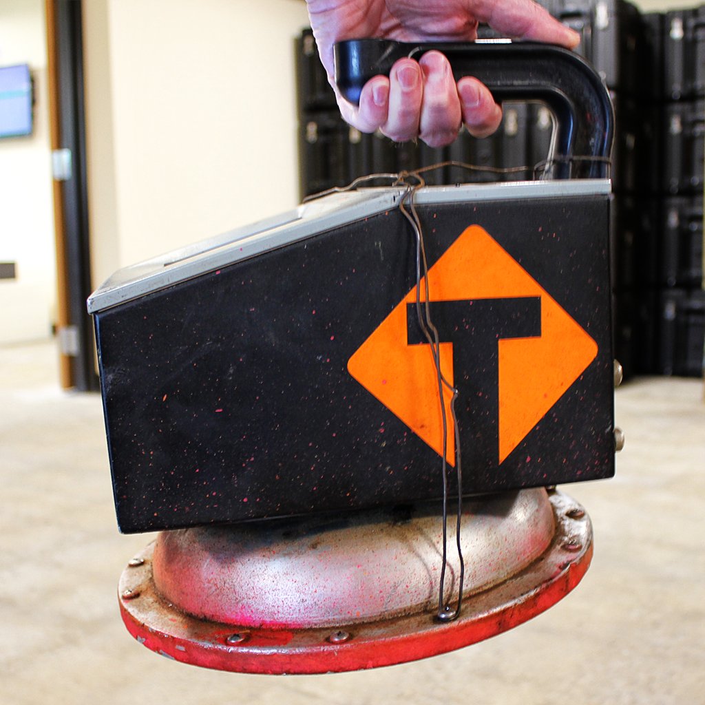 TransTechSystem's tweet image. Throwback to a few years ago when this poor #PQI380 was sent in with a coat hanger holding it together! 😬 Annual checkups are vital when dealing with precise instruments.
Schedule your service today! ➡️ bit.ly/TransTechCal
#TransTechSystems #AsphaltDensity #PQIService