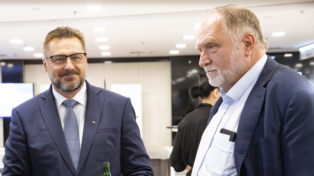 Kárná komise a Odvolací kárná komise <a href="/CAK_cz/">ČAK</a> zvolily svá vedení:
Předsedou Odvolací kárné komise se stal Robert Němec <a href="/rnemec72/">Robert Nemec</a>, místopředsedy jsou Tomáš Sokol a Martin Belina.
Předsednický post v Kárné komisi obhájil Tomáš Herblich, místopředsedy byli zvoleni Michal Zahnáš a