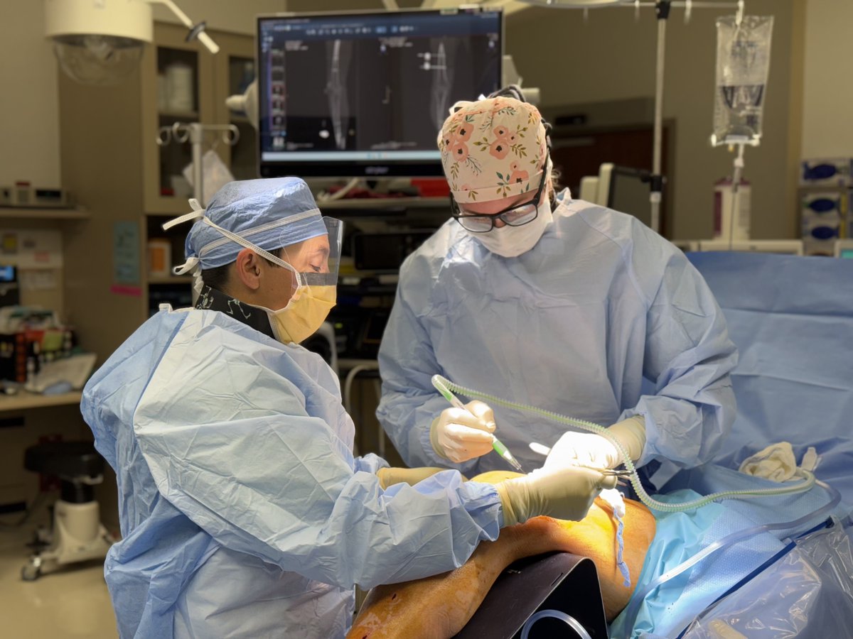 Meet Kristen! 👋 

Dr. Kristen Barton wrapped up her time as the first fellow of the 2025–2026 Rush Sports Medicine Fellowship class on the Nho service! It’s been a pleasure having her with us, and we’ll miss her positivity and precision in the OR. 🌟