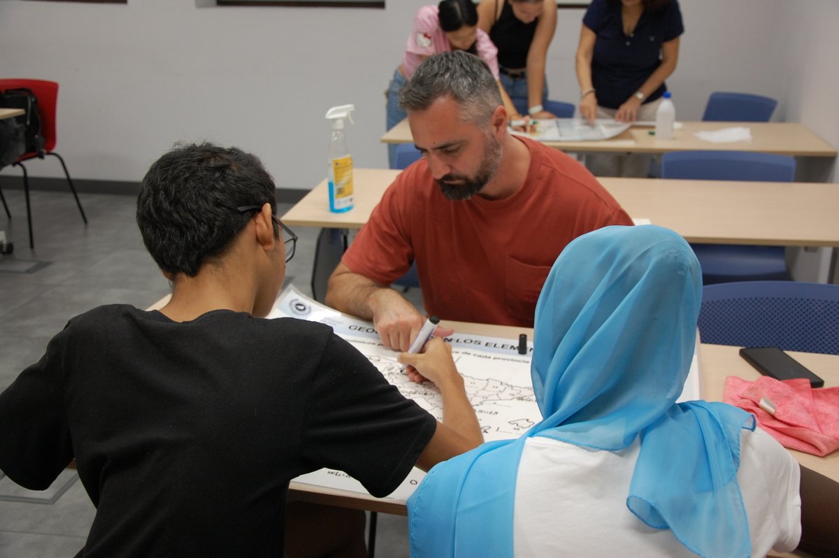 LeadinGirlsEsp's tweet image. 💜 Cerramos un jueves inspirador en #leadingirls lleno de talento, ideas y aprendizaje en el @polodigitalmlg 💡 Mañana llega la jornada final con más charlas, talleres y experiencias para seguir creando futuro 🚀

#STEAM #Educación #Innovación #Málaga