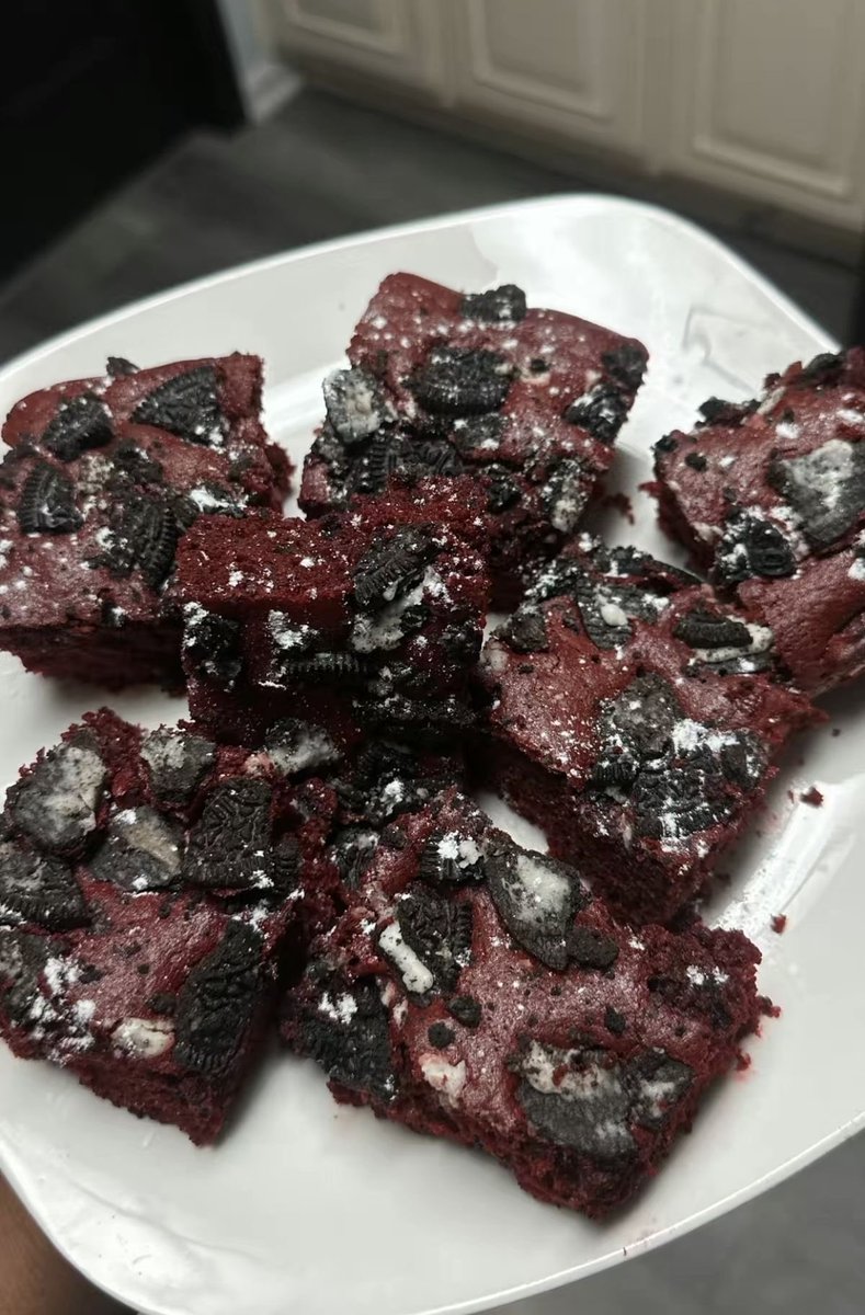 cadyugh's tweet image. This or that food poll.. Oreo / Cookies &amp;amp; cream desserts edition✨

#Interactivethread for #edtwt + anyone who wants to participate🪡

Cals don’t count ofc!

🏷️: #foodpoll #oreo #sweet #dessert #anatwt #ricecakestwt #miatwt #distraction #food #poll