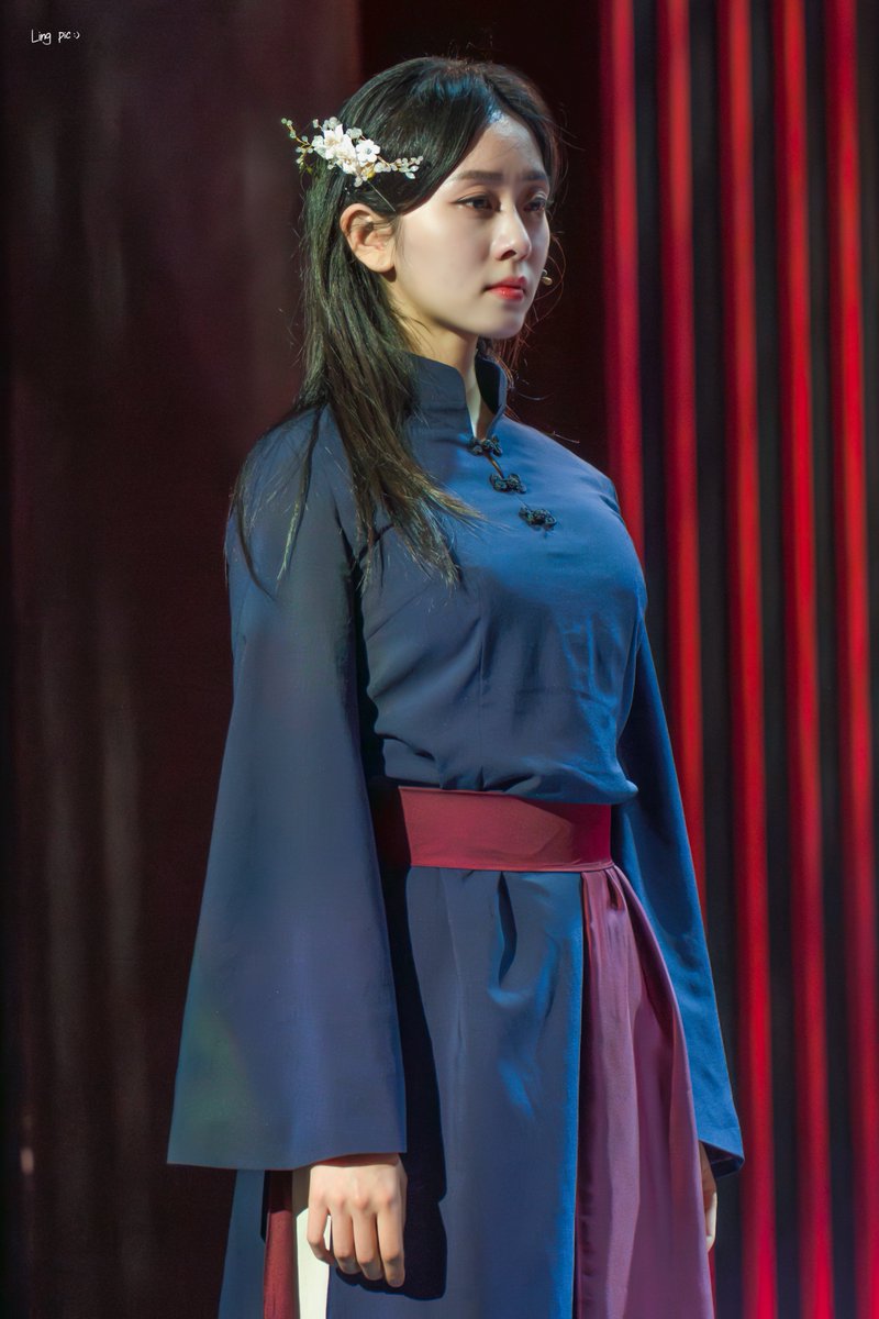 LING_PIC_'s tweet photo. 251023 여단 커튼콜

옌 | #유소리 https://t.co/p6xlmXq1h2