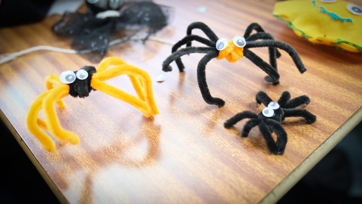 Today the students celebrate their hardwork with another incredible Drop Down Day. From sports such as football and table tennis to arts and crafts creating creepy spiders and amazing pumpkins, everyone had the opportunity to have fun, enjoy their passions and learn new things.