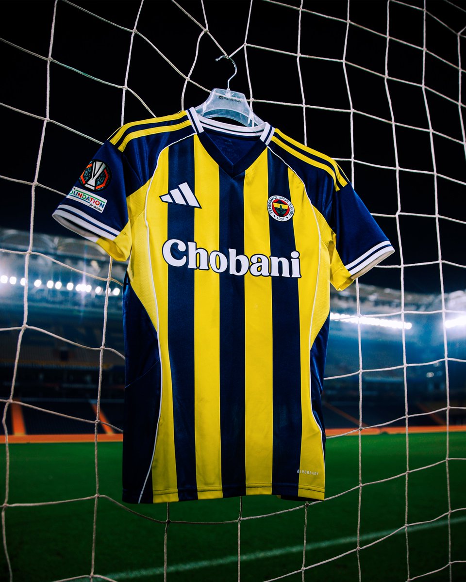 🟡🔵 Bu akşam <a href="/adidasfootball/">adidas Football</a> ve <a href="/fenerium/">Fenerium</a> iş birliği ile hazırlanan Çubuklu forma, lacivert şort ve lacivert konçla sahadayız! 

#UEL #FBvSTU