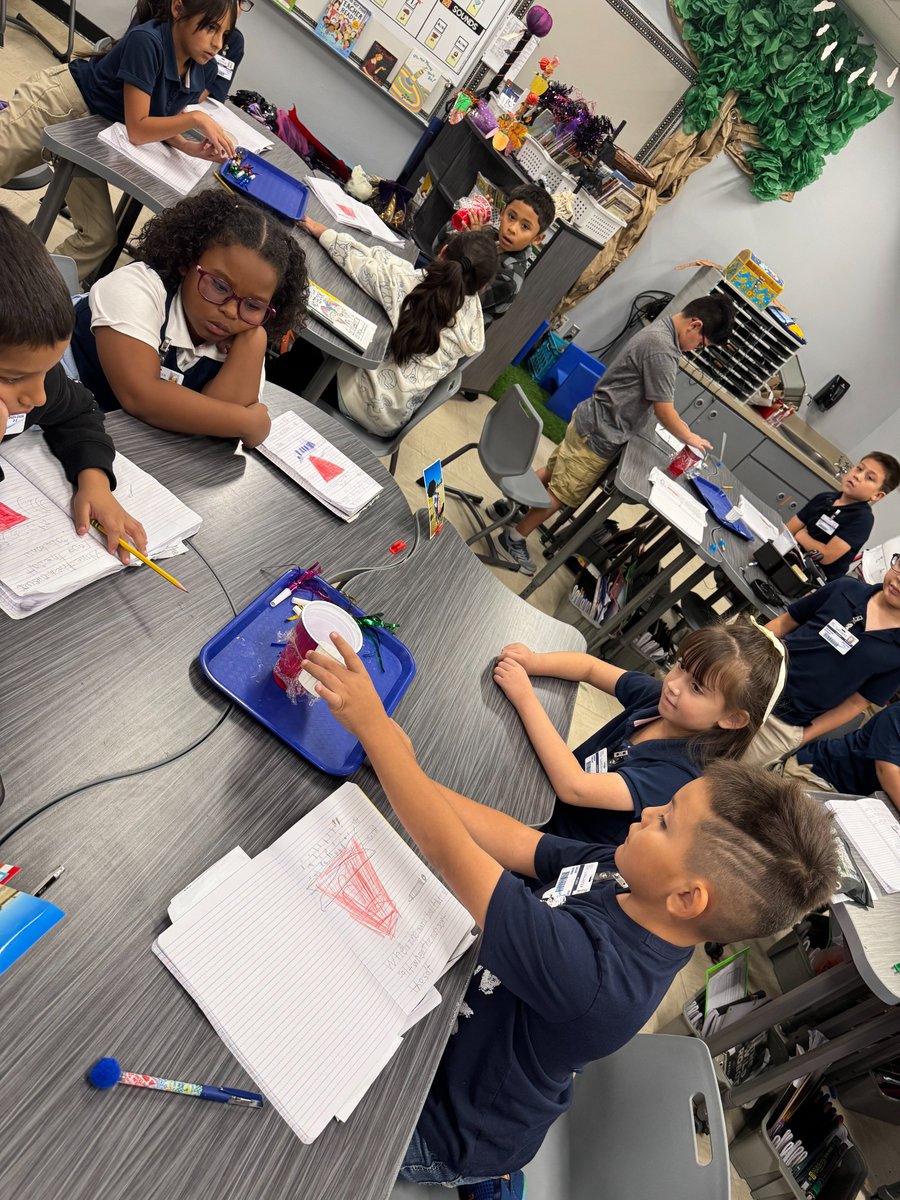 LanesMathSci's tweet photo. Second graders turned into real-life inventors as they engineered sound detectors that made salt bounce and dance! They loved seeing how sound waves create vibrations we can see! https://t.co/LUKBSBjqsP