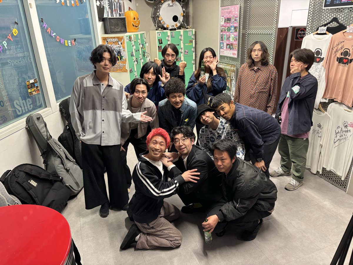 日付が変わる前に！
「Harajuku Neo City Music Club TR-2」終了！足を運んでくれた皆さん、原宿RUIDOの皆さん、Sochic、トブトリオトス、Tallyhoes、本当にありがとうございました！半年ぶりのバンド編成も、みんなのステージも、とーーーーっても楽しかった！また次回が出来るように、頑張る！