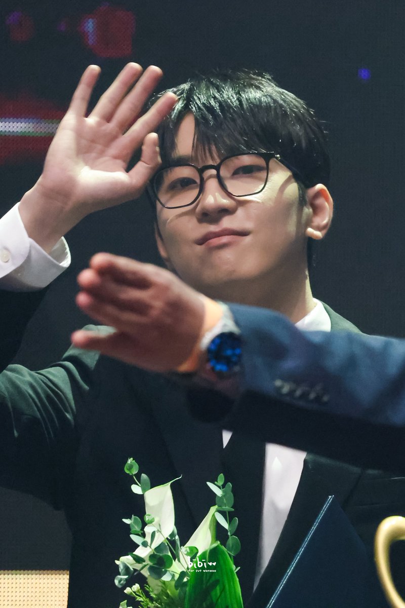 251023 대중문화예술상

끝나고 캐럿들한테 인사 다 해주는 차카니ㅠㅜ

#원우 #WONWOO #ウォヌ #全圓佑
#세븐틴⁠ #SEVENTEEN⁠ ⁠