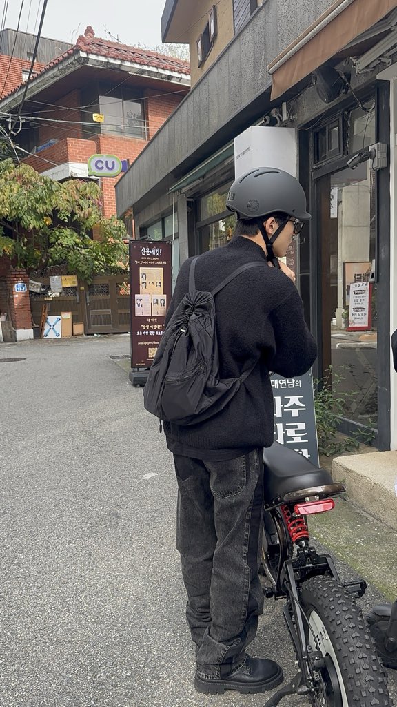 pipitqautsar___'s tweet photo. Couldn't find someone CUTER THAN YOU!!! 🐣 🚲 https://t.co/t6vHgcJbGC