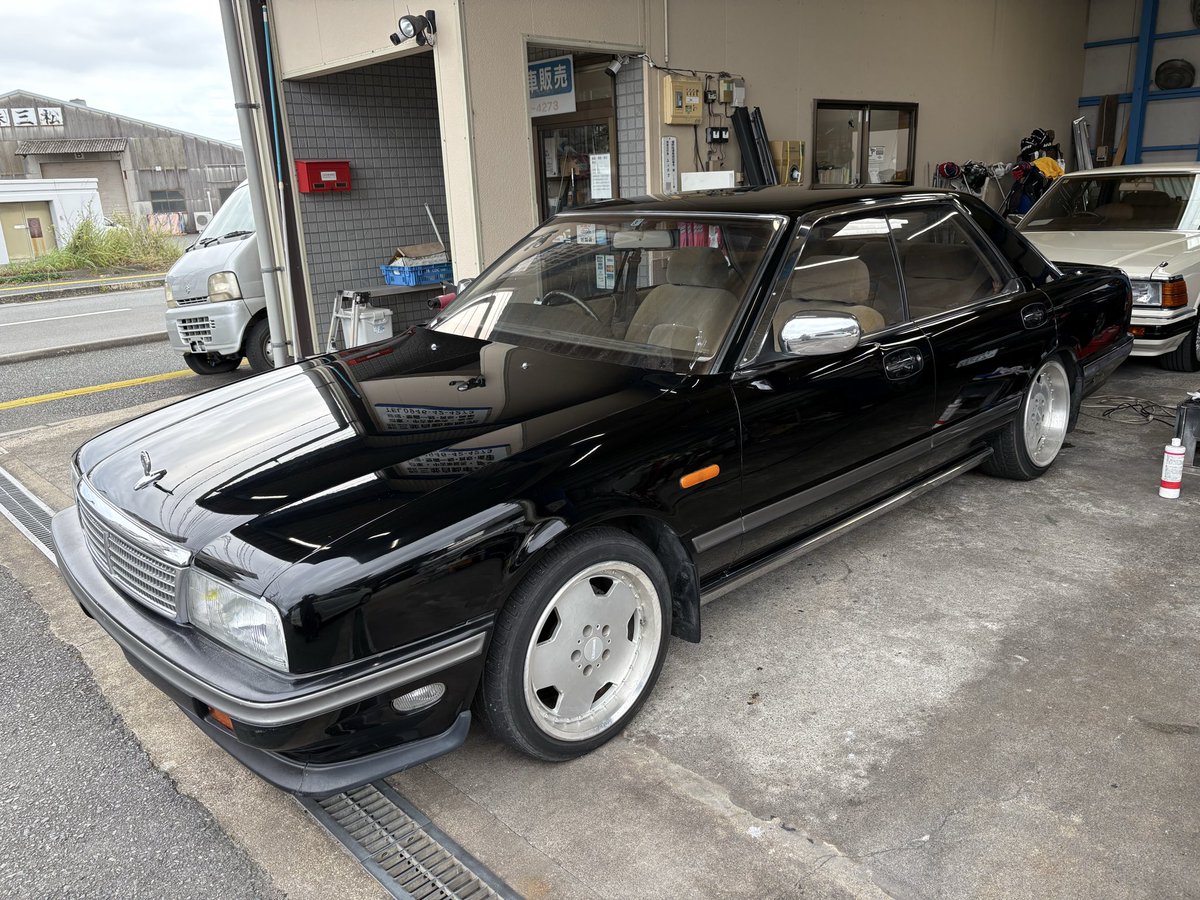 激レア!!Y31CIMA ignition model 10/30 予約締切 NISSAN CEDRIC CIMA (Y31) Pearl White