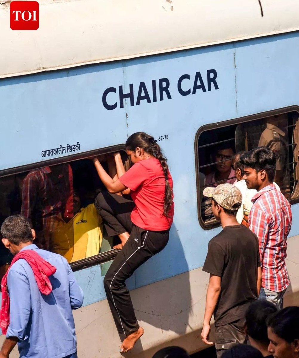<a href="/DDNewsHindi/">डीडी न्यूज़</a> <a href="/PIB_India/">PIB India</a> <a href="/RailMinIndia/">Ministry of Railways</a> रेलवे है ही तारीफ़ के क़ाबिल! बहुत बढ़िया.👌