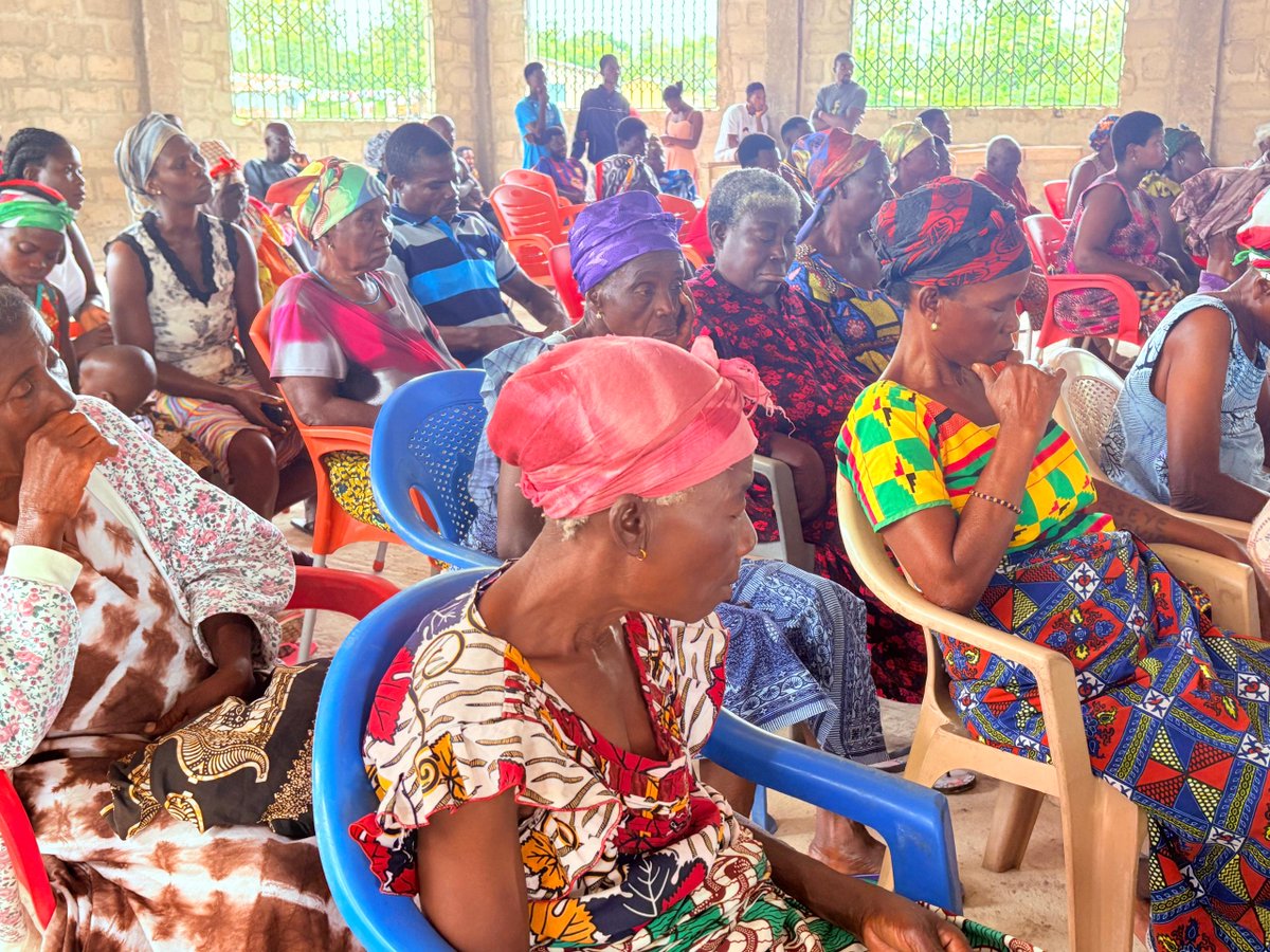 Fafaliorg's tweet image. It’s often hard for local communities in Africa to support their own NGOs due to limited resources, dependency, and capacity gaps. Ghana is no different—but at Fafali, we’re changing that through trust, dialogue &amp;amp; shared responsibility with our communities. 💚

#Fafali #Mileame