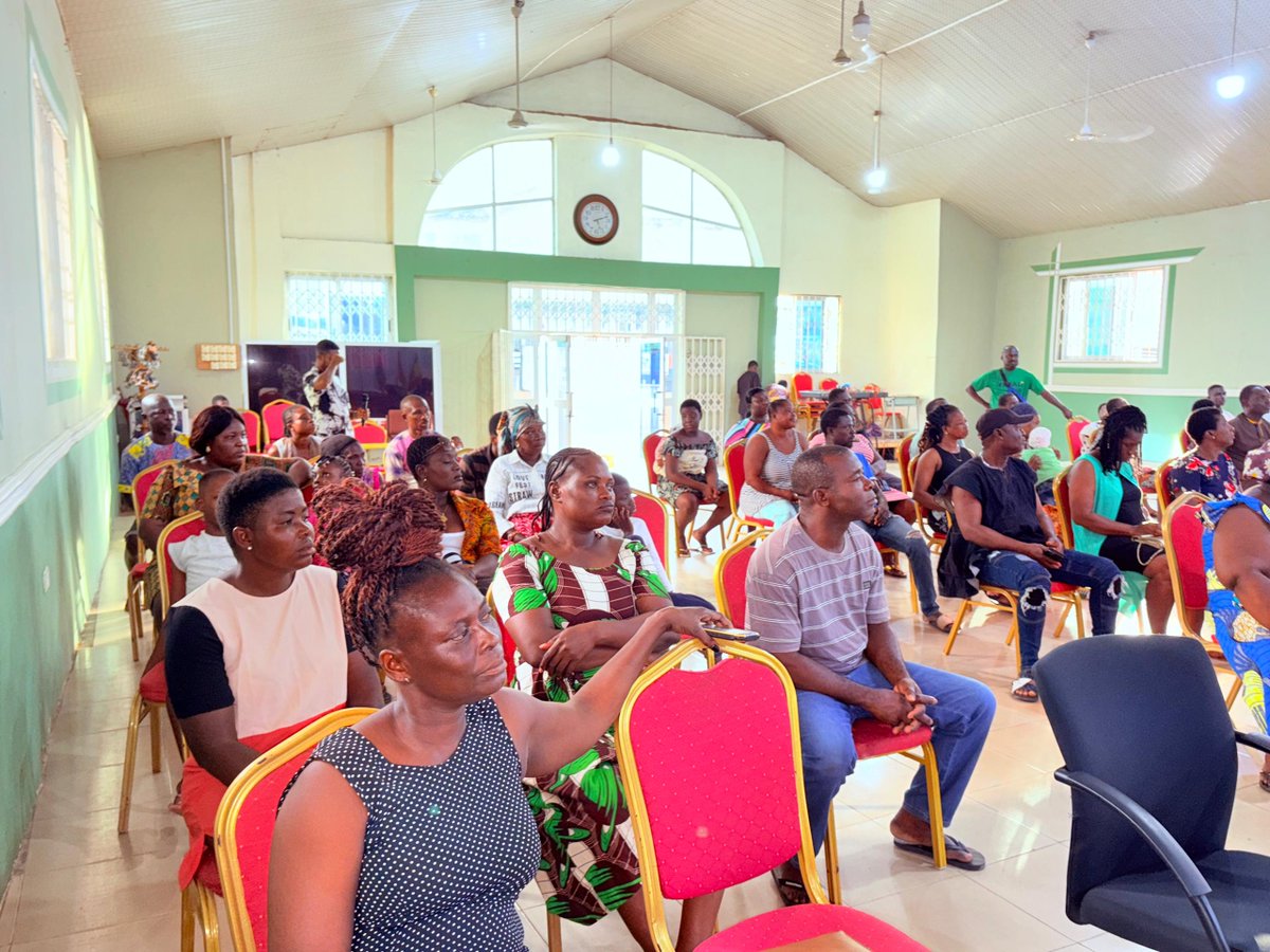 Fafaliorg's tweet image. It’s often hard for local communities in Africa to support their own NGOs due to limited resources, dependency, and capacity gaps. Ghana is no different—but at Fafali, we’re changing that through trust, dialogue &amp;amp; shared responsibility with our communities. 💚

#Fafali #Mileame