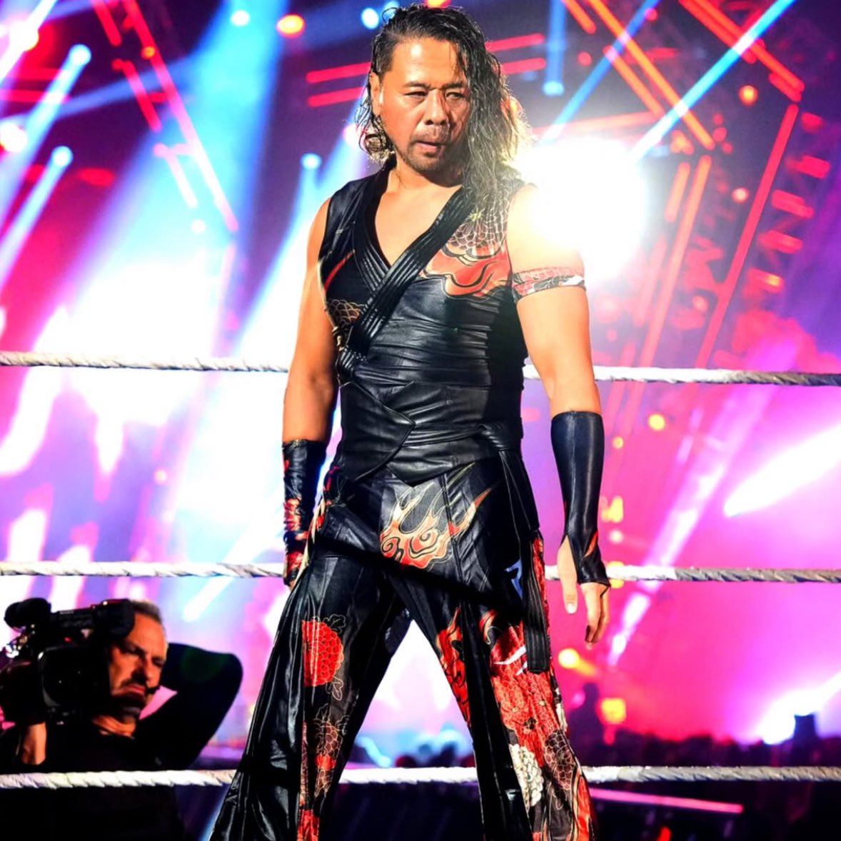 Shinsuke Nakamura recently revealed that he still has a mission to win the WWE World Heavyweight Championship before he retires

“I think it would be nice if we could leave hope for the next generation of Japanese and Asian people” 

(Tokyo Sports)