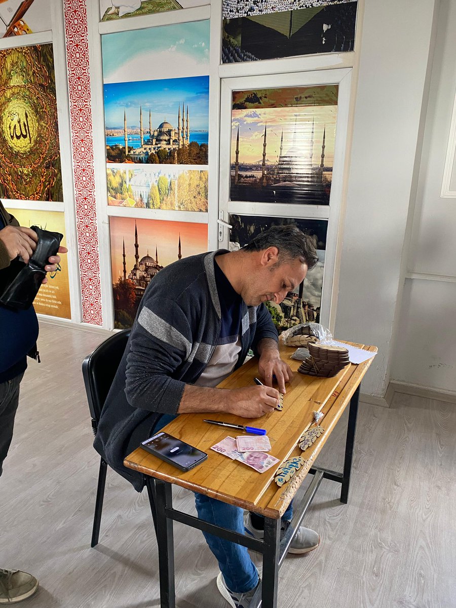 Filistinde’deki kardeşlerimize destek olmak amacıyla okulumuzda “Gazze İçin Kermes” düzenlendi.
Öğrencilerimizin,öğretmenlerimizin ve velilerimizin gönülden katkılarıyla anlamlı bir dayanışma örneği sergilendi. ❤️🇵🇸

<a href="/hasan_kokrek/">Hasan Kökrek</a> 
<a href="/agrimem/">AĞRI MEM</a> 
<a href="/NimetSarboga/">Nimet SARIBOĞA</a> 
<a href="/AdnanDURSUNfsm/">Adnan Dursun</a>