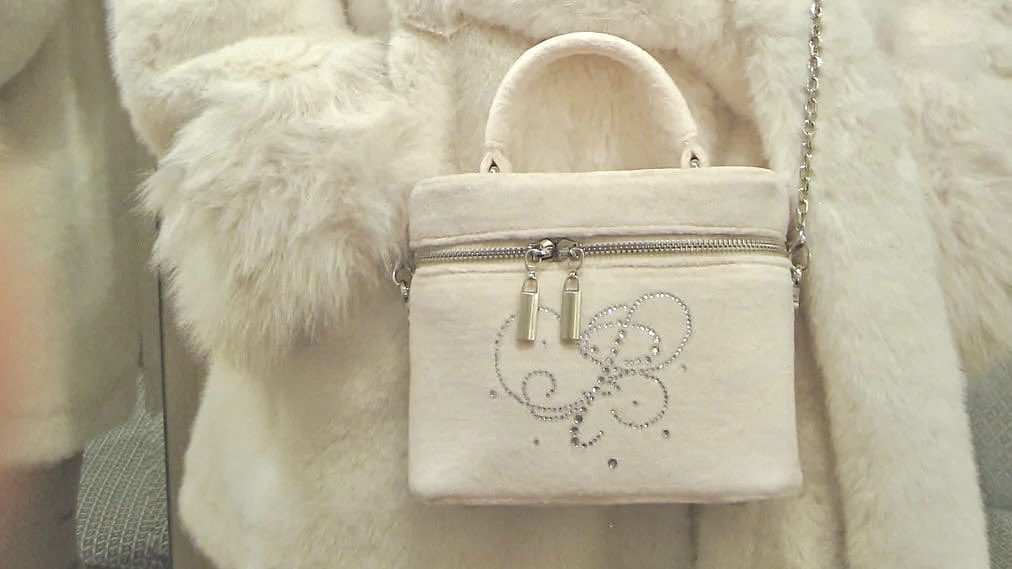 キラキラなバニティバッグ可愛い✧