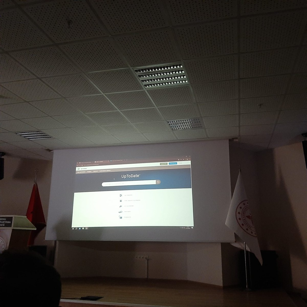 kastunkutuphane's tweet photo. “UpToDate Kullanıcı Eğitimi”
Kütüphane ve Dokümantasyon Daire Başkanlığı tarafından 22 Ekim 2025 tarihinde saat 15.30’da Kastamonu Eğitim ve Araştırma Hastanesi Konferans Salonu’nda “UpToDate Advanced Klinik Karar Destek Sistemi Kullanıcı Eğitimi” düzenlenmiştir. 📚 https://t.co/U14SZeE6Lq